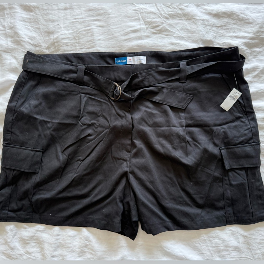 NWT Old Navy Women’s Extra High-Waisted Cargo Shorts